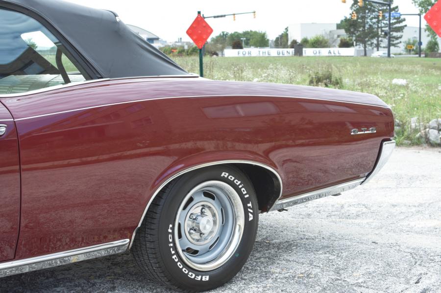Детали экстерьера Pontiac Tempest GTO Convertible 1966 года  (фото 17 из 83)